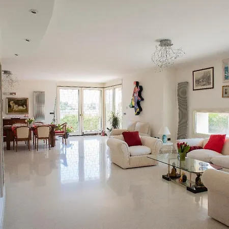 Zaffiro Villa *